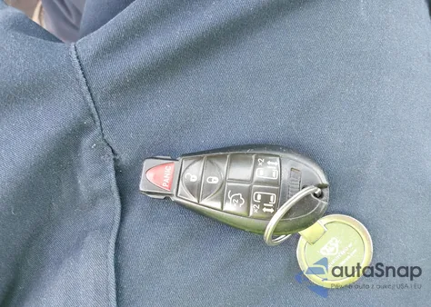 2012 Chrysler Town & Country Touring из США, поврежденный, VIN 2C4RC1BG7CR308792